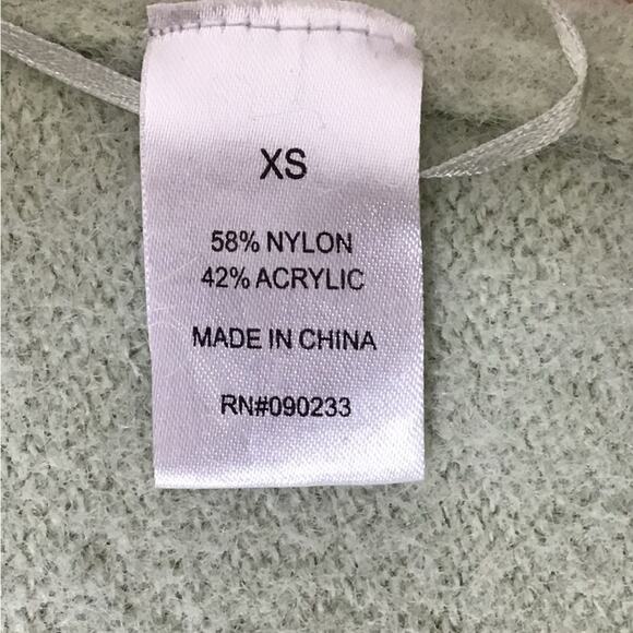 Kendall & Kylie Green Fuzzy Top Size XS - Picture 3 of 4